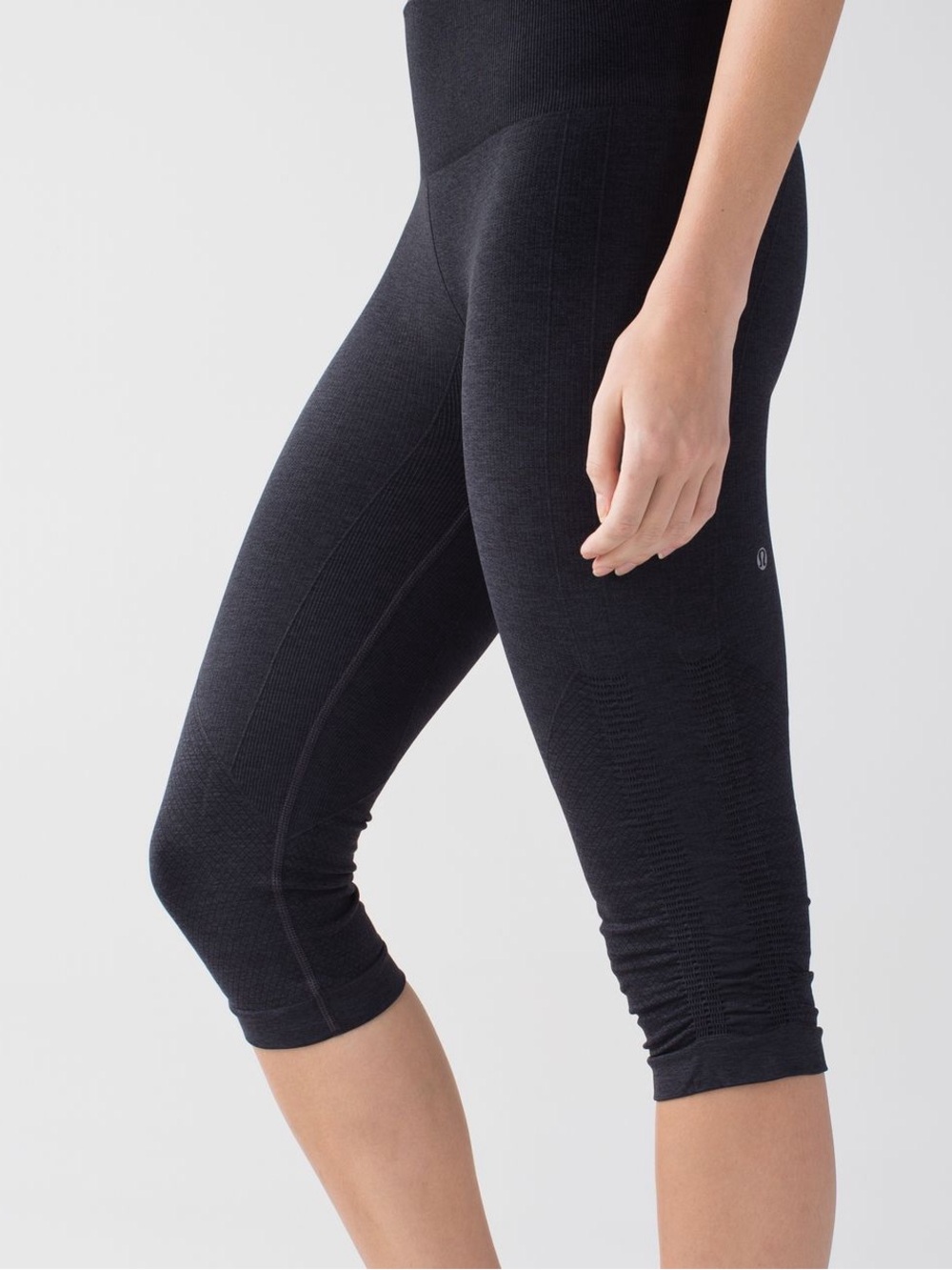 Lululemon In The Flow Crop II Heathered Deep Coal Sz 10